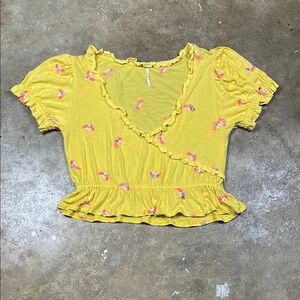Free People Full Bloom top in sun drop
Size: Small